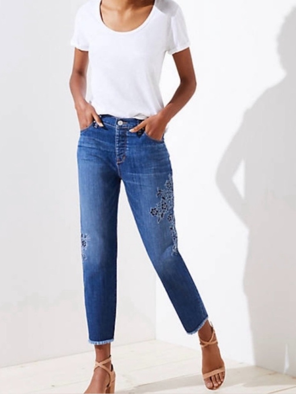 Loft Jeans 4‎ Blue Floral Embroidered Raw Hem Boyfriend Crop Boho Cottagecore - Picture 2 of 14
